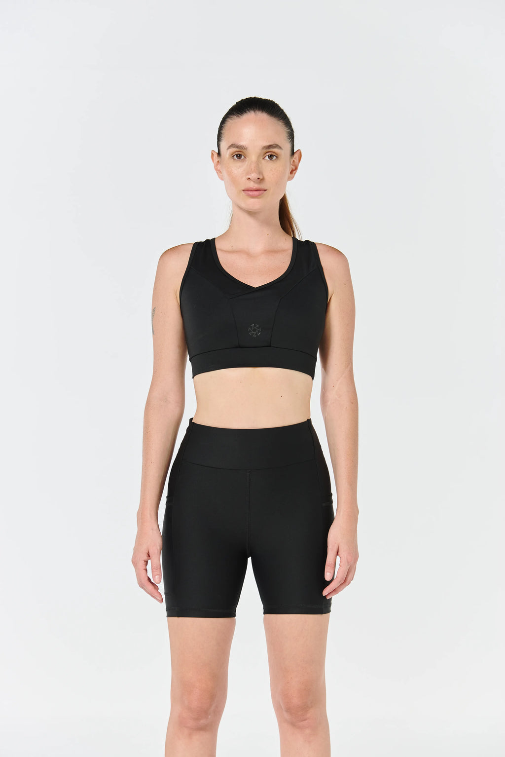 Top Running Cruzado - Negro